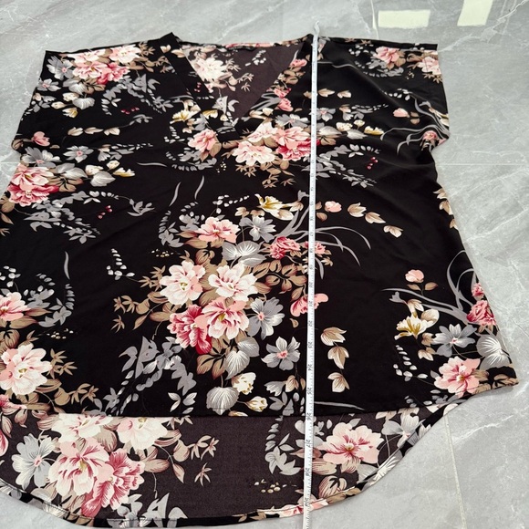 Women’s SHEIN Curve Floral Print High Low V-Neck Cap Sleeve Top Plus Size 1XL - Picture 16 of 16